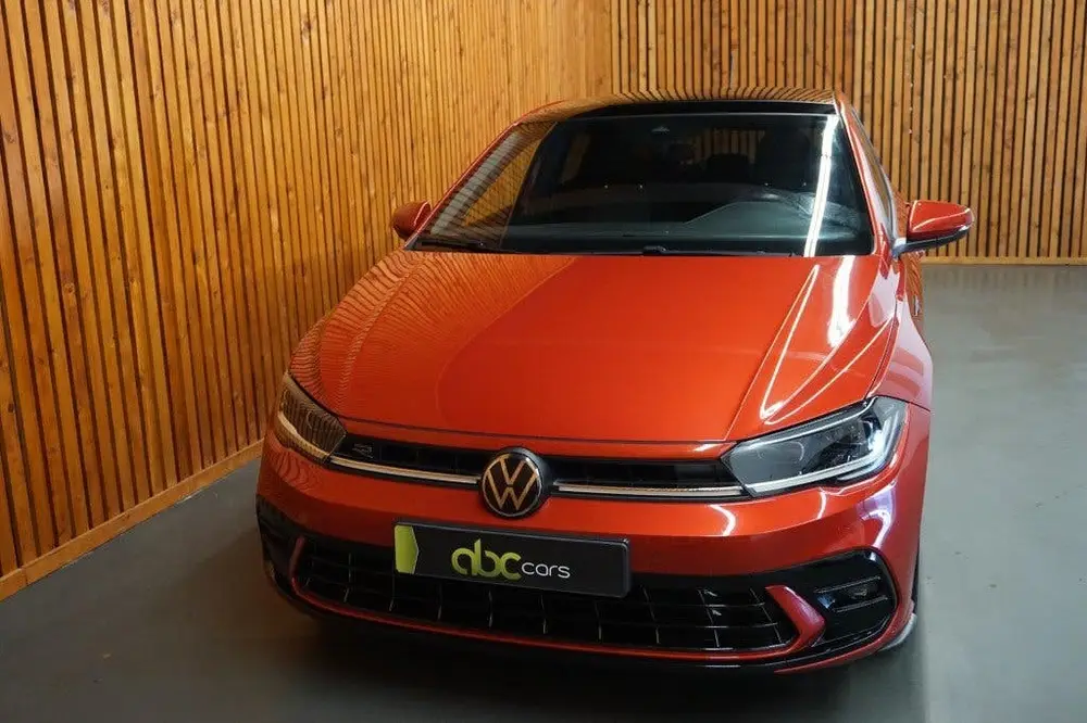 Volkswagen POLO 1.0 TSI R-LINE APPLE CARPLAY CLIMA SFEERVERL uit 2021, foto 2