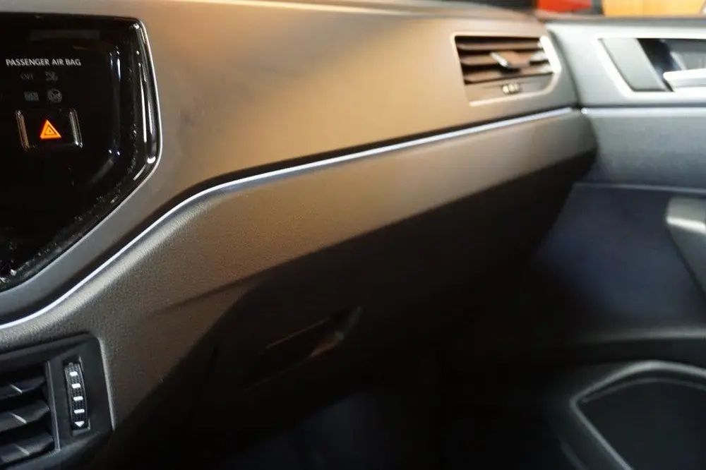 Volkswagen POLO 1.0 TSI R-LINE APPLE CARPLAY CLIMA SFEERVERL uit 2021, foto 20
