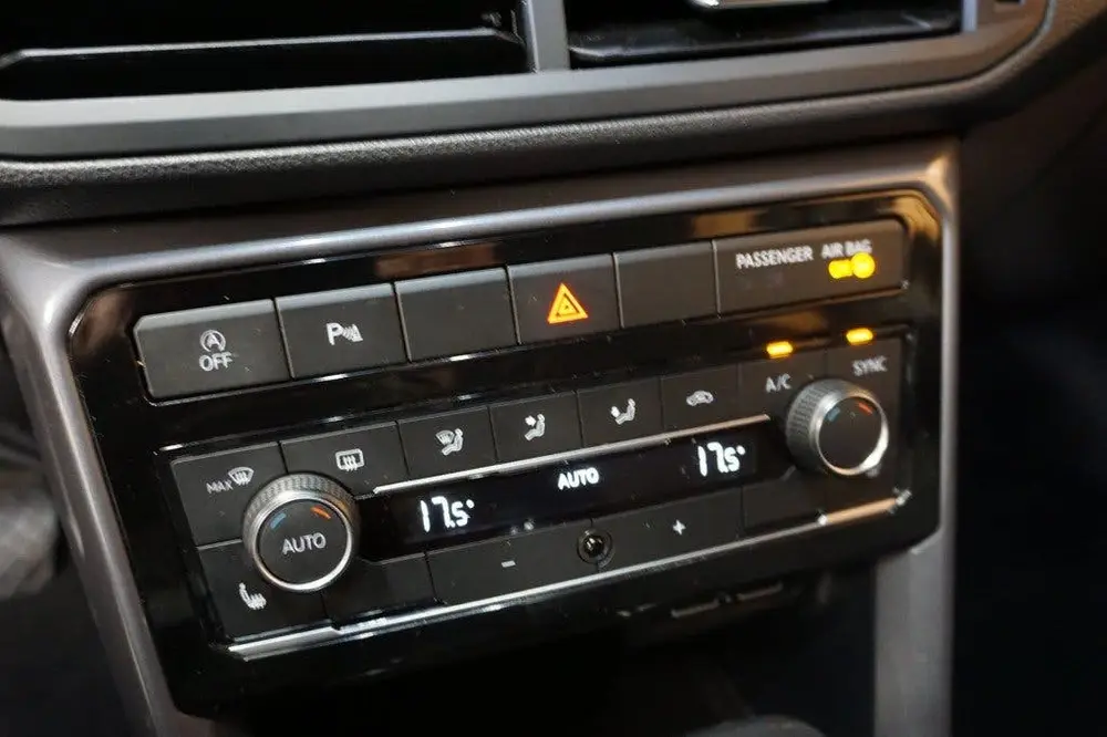 Volkswagen T-CROSS 1.0 TSI STYLE AUTOMAAT NAVIGATIE APPLE CA uit 2020, foto 17