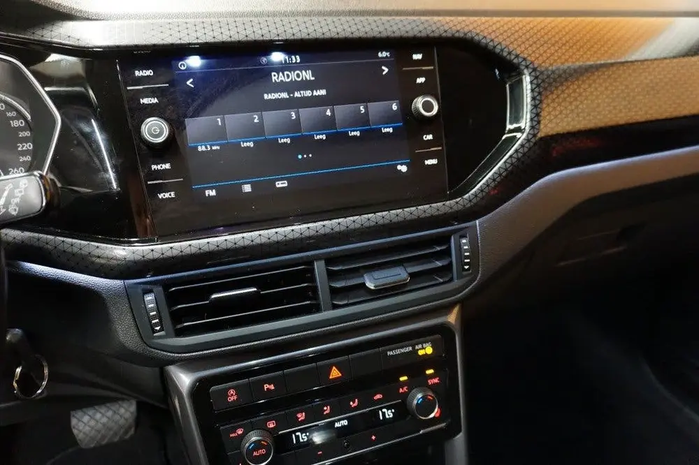 Volkswagen T-CROSS 1.0 TSI STYLE AUTOMAAT NAVIGATIE APPLE CA uit 2020, foto 19