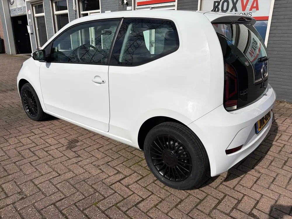 Volkswagen Up! 1.0 uit 2023, foto 4