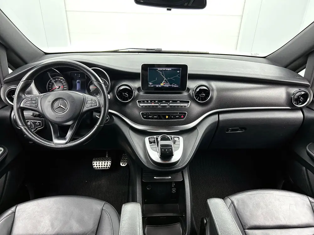 Mercedes-Benz V-Klasse 300d Lang DC Avantgarde AMG DAB uit 2020, foto 8