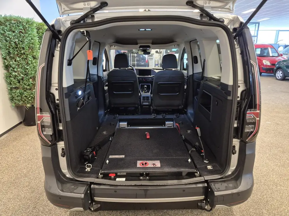 Volkswagen Caddy Rolstoelauto (Pan Amaricana) 3+1 of 5+0 uit 2023, foto 4