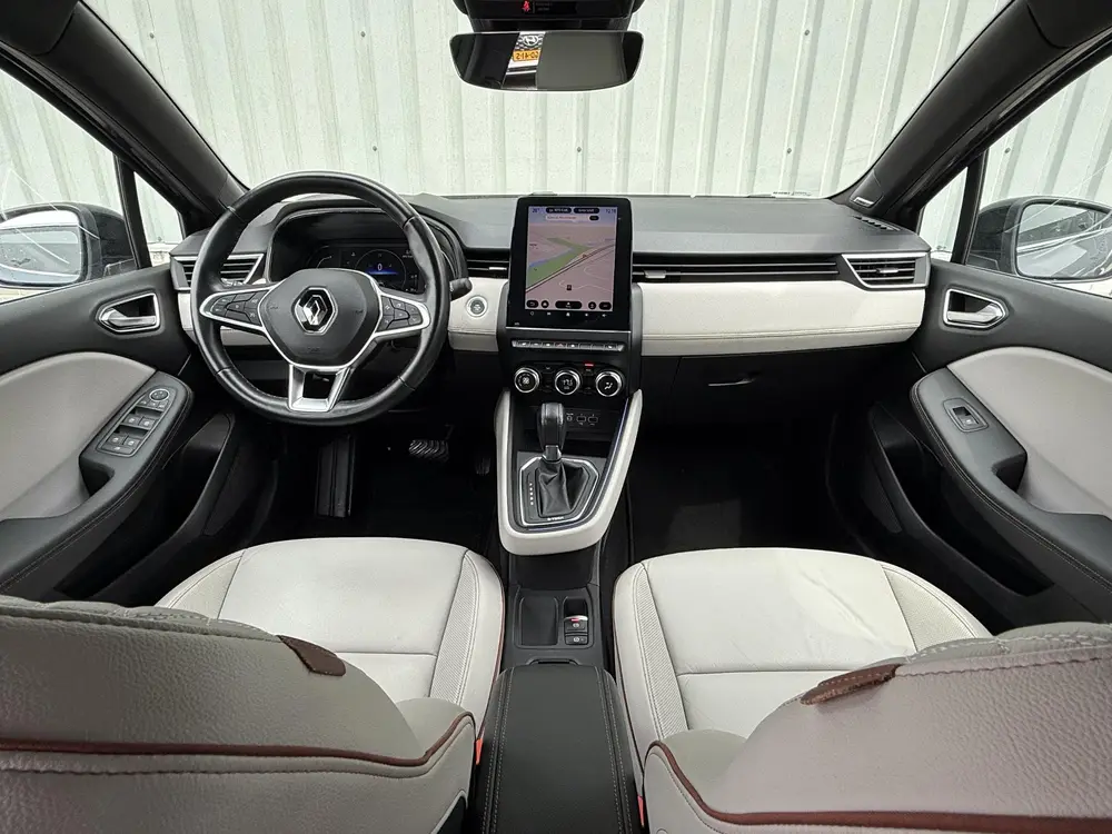 Renault Clio E-Tech Hybrid 140PK Initiale Paris uit 2022, foto 2