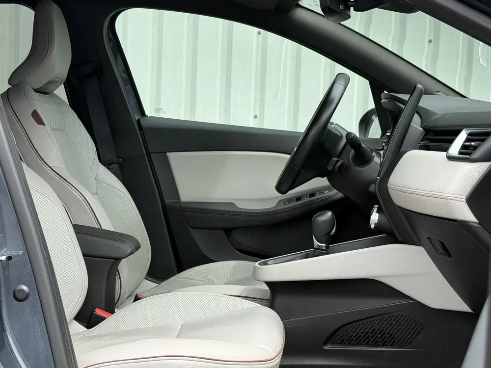 Renault Clio E-Tech Hybrid 140PK Initiale Paris uit 2022, foto 4