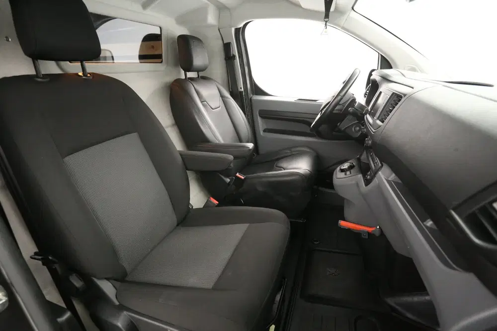 Peugeot Expert 2.0 BlueHDI 145PK L2H1 uit 2022, foto 10