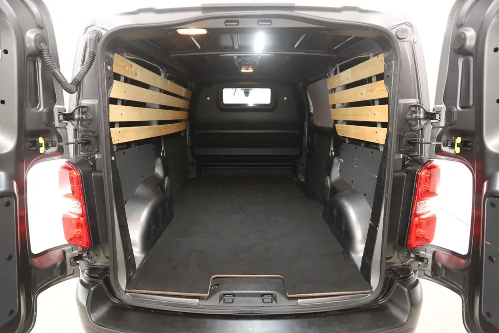 Peugeot Expert 2.0 BlueHDI 145PK L2H1 uit 2022, foto 3
