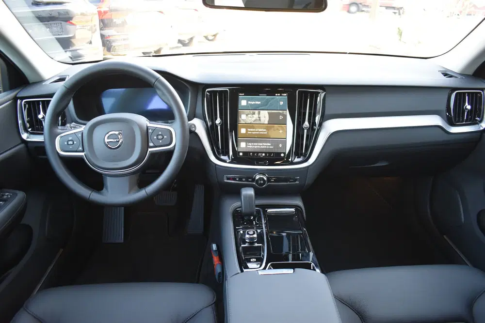 Volvo V60 T6 AWD 350PK Plug-in Hybrid Essential Brig uit 2025, foto 18