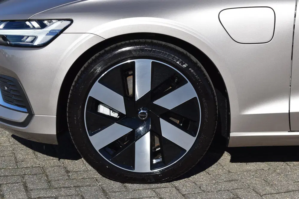 Volvo V60 T6 AWD 350PK Plug-in Hybrid Essential Brig uit 2025, foto 5