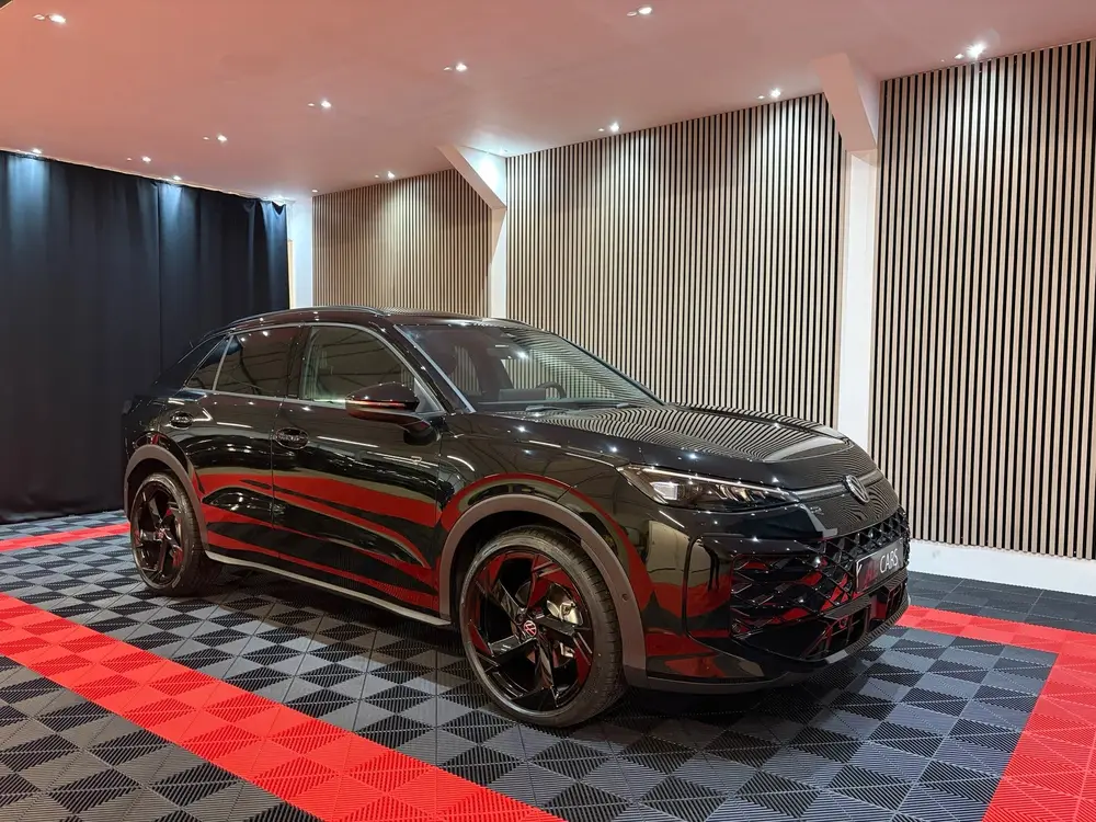 Volkswagen T-Roc 1.5 eTsi R-Line First Edition 2026 Pano Cam uit 2026