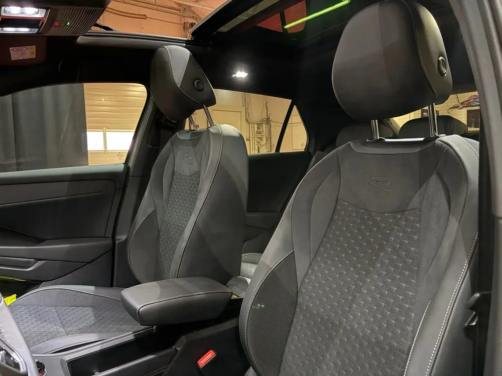 Volkswagen T-Roc 1.5 eTsi R-Line First Edition 2026 Pano Cam uit 2026, foto 20