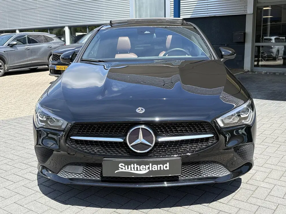 Mercedes-Benz CLA 250 e AMG Line uit 2022, foto 2