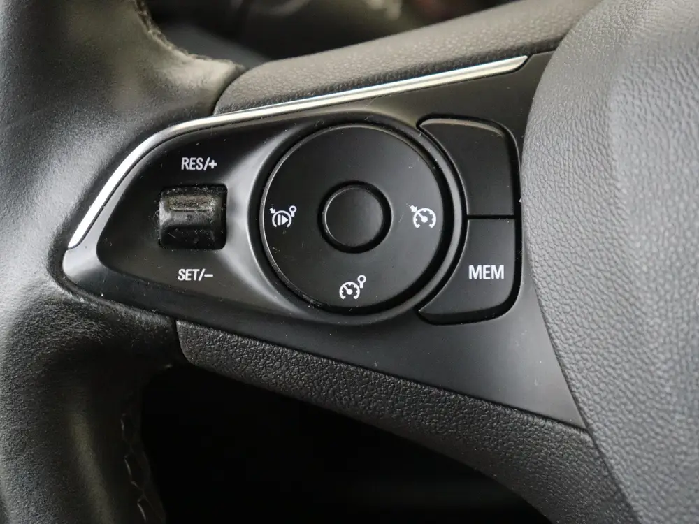 Opel Crossland X 1.2 120 Jaar Edition uit 2019, foto 12