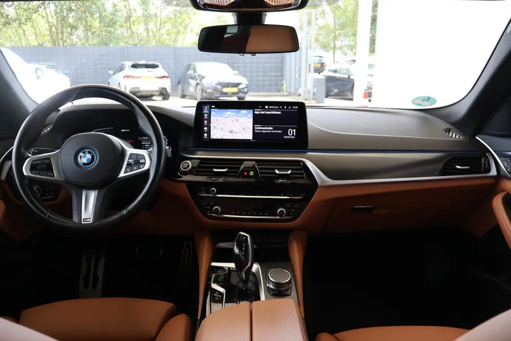 BMW 5-serie 530e Business Edition Plus uit 2022, foto 10