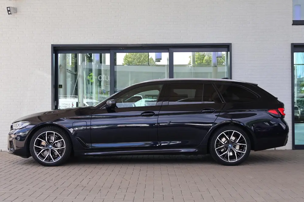 BMW 5-serie 530e Business Edition Plus uit 2022, foto 6