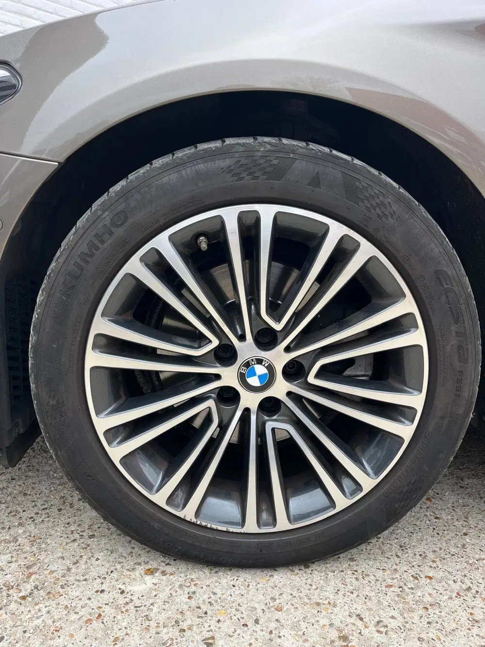 BMW 5-serie 520i High Executive uit 2019, foto 11
