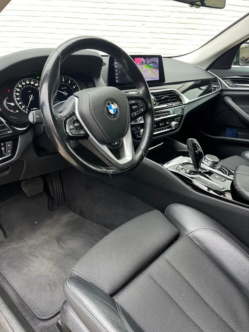 BMW 5-serie 520i High Executive uit 2019, foto 12
