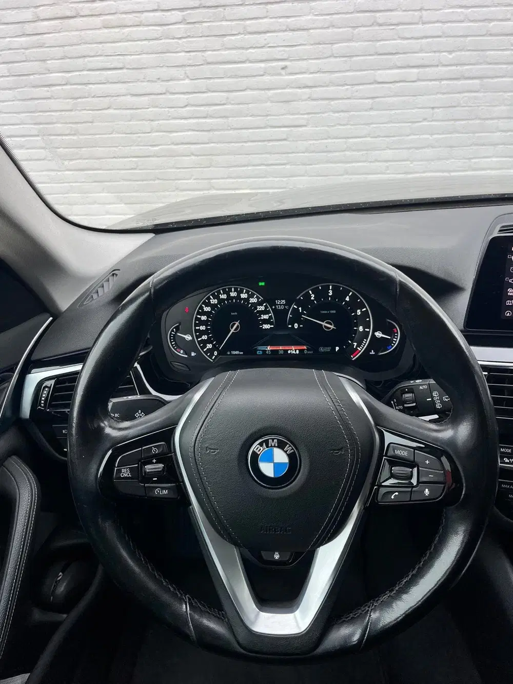 BMW 5-serie 520i High Executive uit 2019, foto 15
