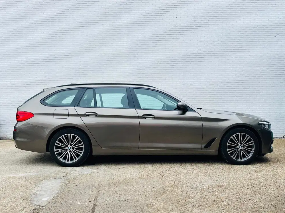 BMW 5-serie 520i High Executive uit 2019, foto 5