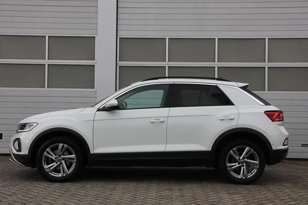 Volkswagen T-Roc 1.0 TSI 110pk Life | Achteruitrijcamera | C uit 2022, foto 12