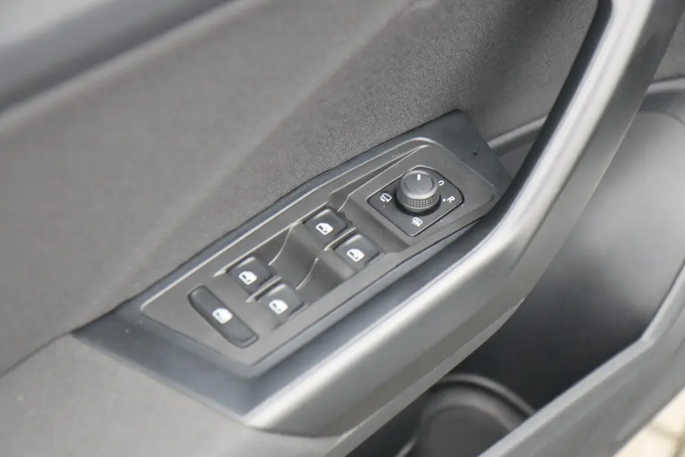Volkswagen T-Roc 1.0 TSI 110pk Life | Achteruitrijcamera | C uit 2022, foto 19