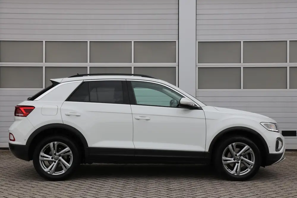 Volkswagen T-Roc 1.0 TSI 110pk Life | Achteruitrijcamera | C uit 2022, foto 3