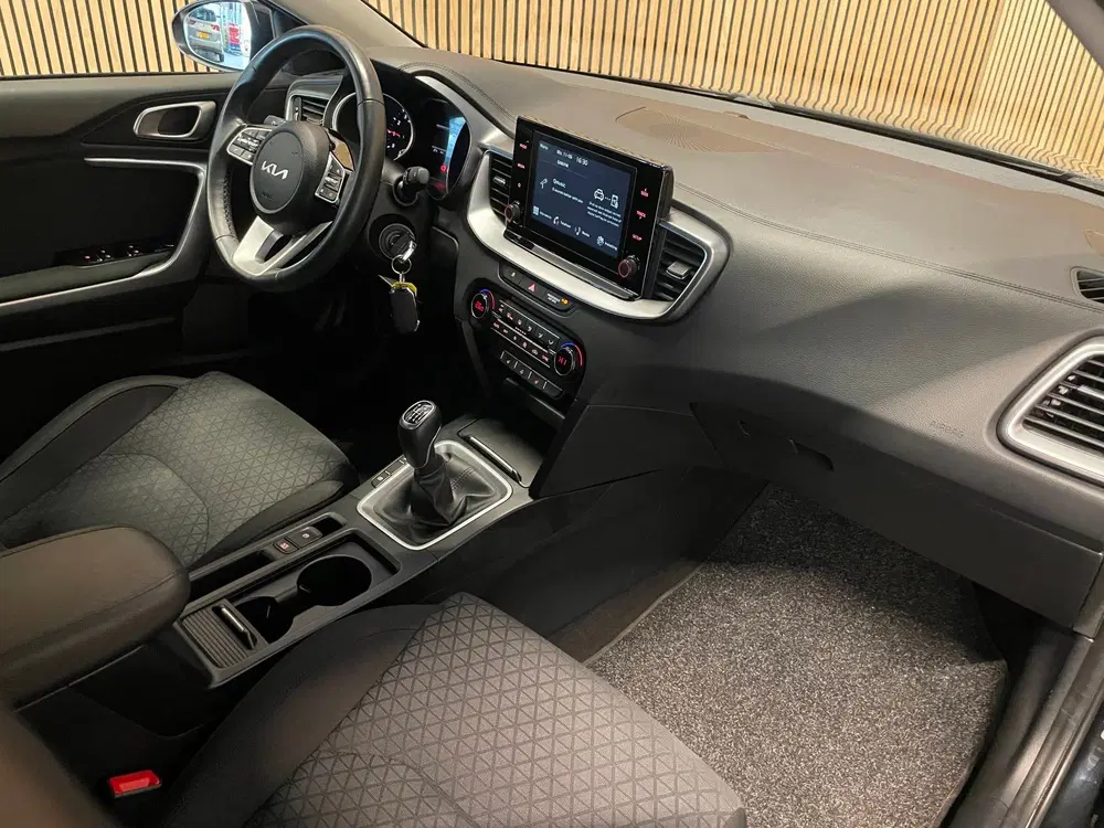 Kia Ceed 1.0 T-GDi DynamicLine uit 2023, foto 9