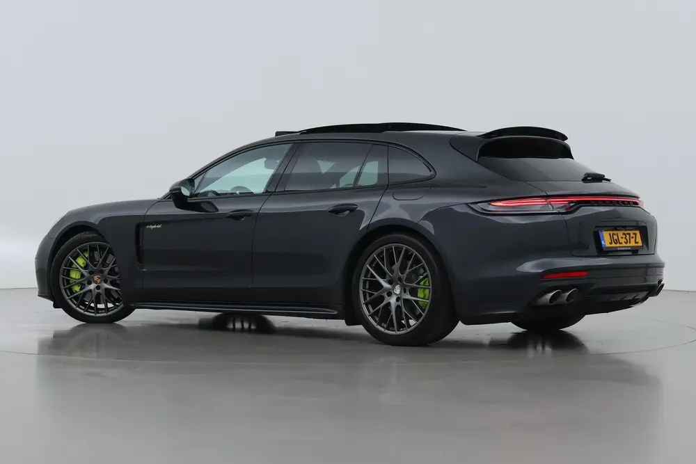 Porsche Panamera 2.9 4S E-Hybrid uit 2020, foto 2