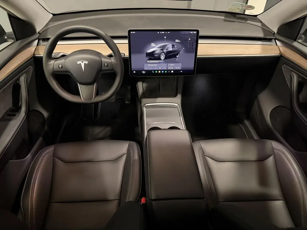 Tesla Model Y Long Range AWD 75 kWh uit 2024, foto 8