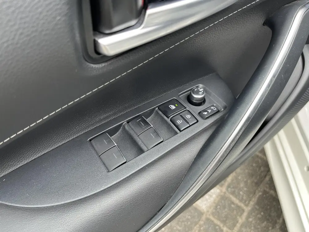 Toyota Corolla 2.0 Hybrid Executive uit 2019, foto 10