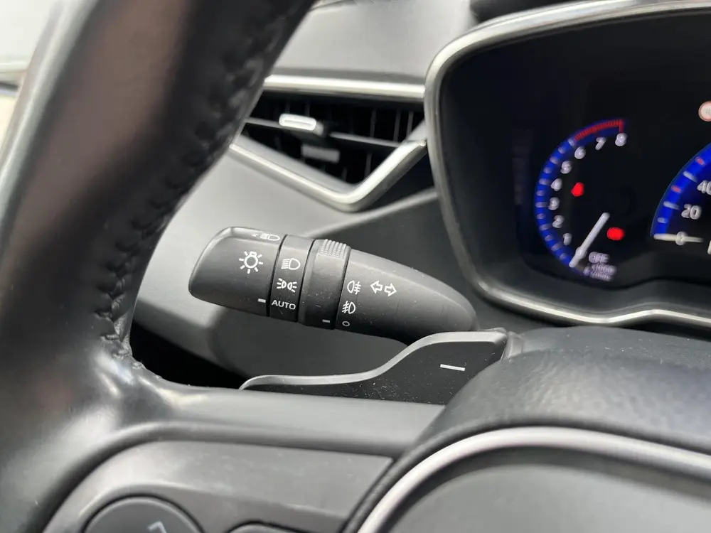 Toyota Corolla 2.0 Hybrid Executive uit 2019, foto 14