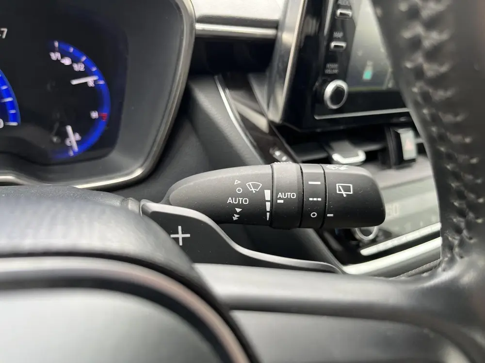 Toyota Corolla 2.0 Hybrid Executive uit 2019, foto 15