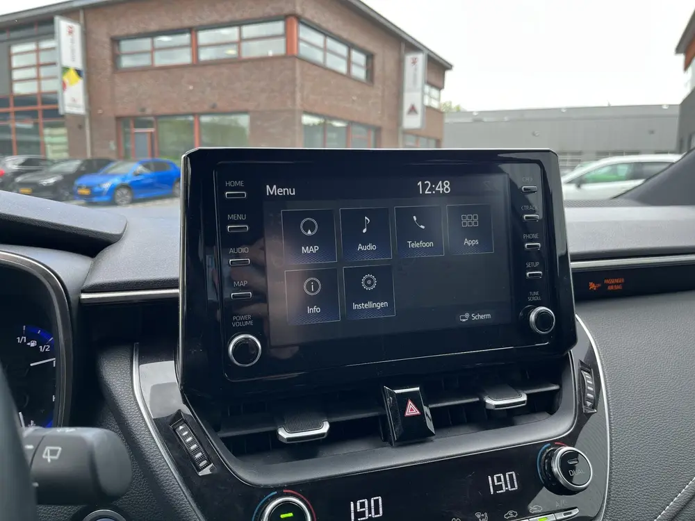Toyota Corolla 2.0 Hybrid Executive uit 2019, foto 18