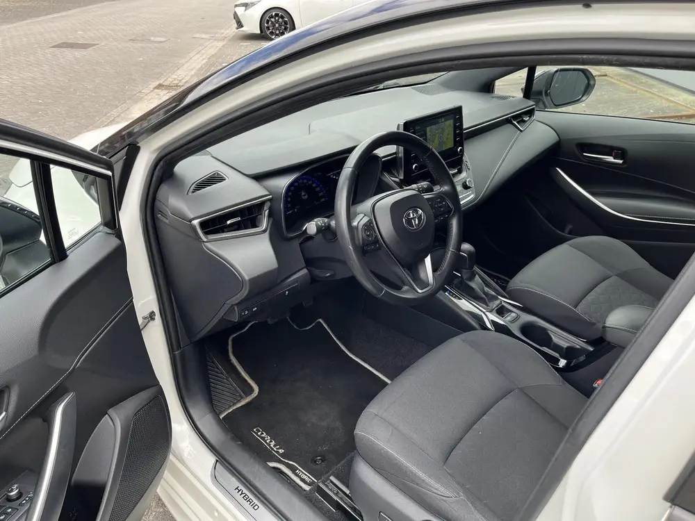 Toyota Corolla 2.0 Hybrid Executive uit 2019, foto 6