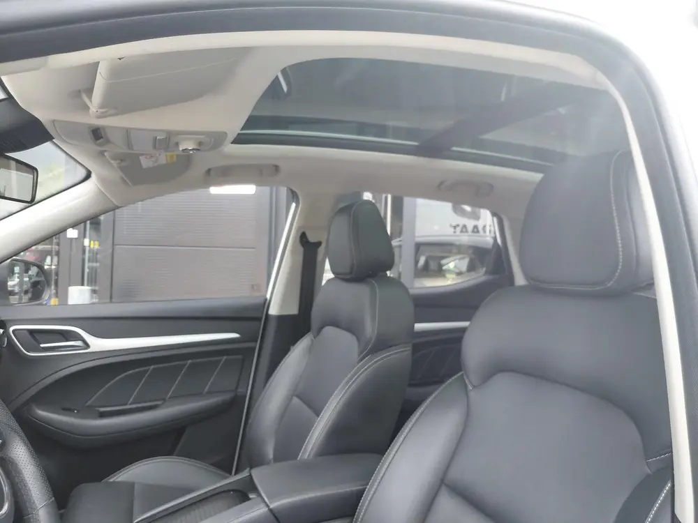 MG ZS EV Luxury 45 kWh uit 2021, foto 12