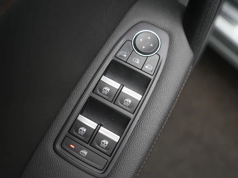Renault Captur TCe 155 EDC Initiale Paris uit 2020, foto 17