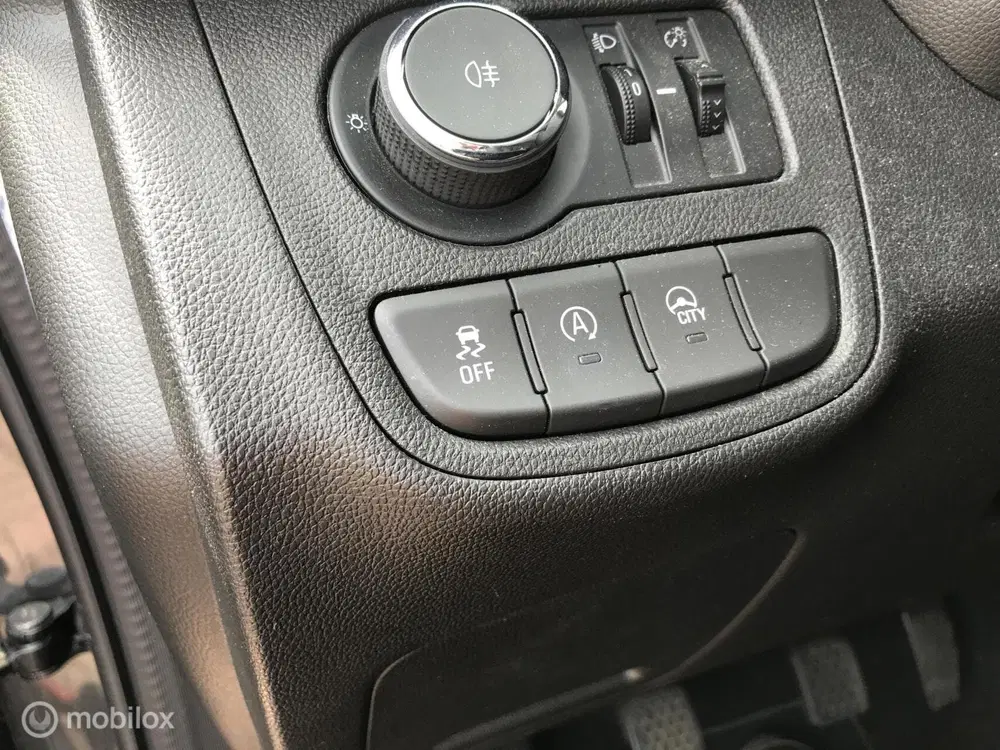 Opel Karl 1.0 ecoFLEX 120 Jaar Edition uit 2019, foto 10