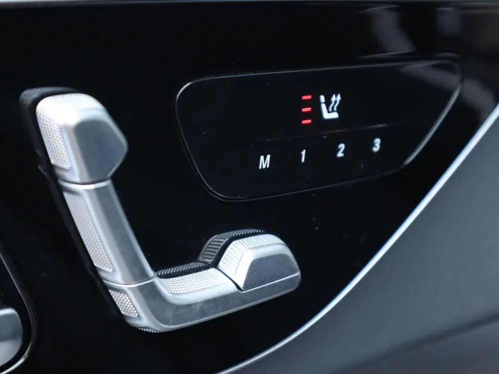Mercedes-Benz C-Klasse 300 e Luxury Line l Stoelverwa uit 2022, foto 14