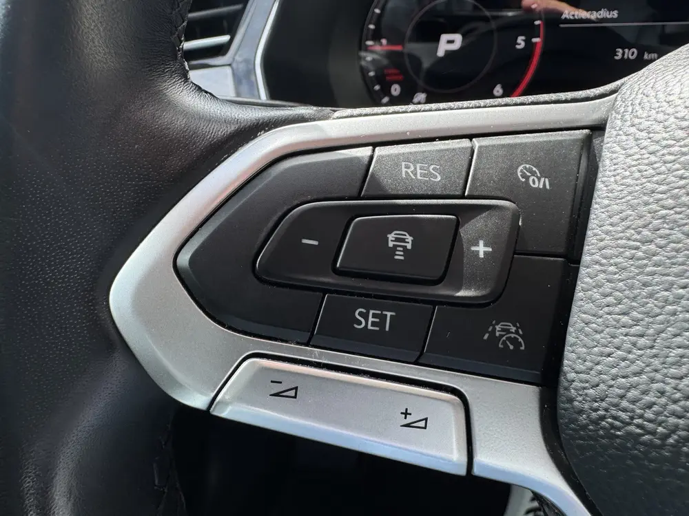 Volkswagen Passat 1.5 TSI Business ACC/CARPLAY/CAMERA uit 2020, foto 15