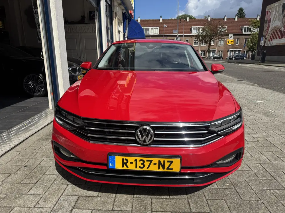 Volkswagen Passat 1.5 TSI Business ACC/CARPLAY/CAMERA uit 2020, foto 3