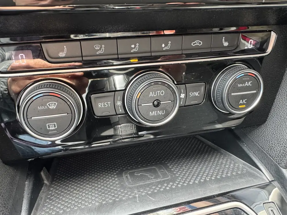 Volkswagen Passat 1.5 TSI Business ACC/CARPLAY/CAMERA uit 2020, foto 9