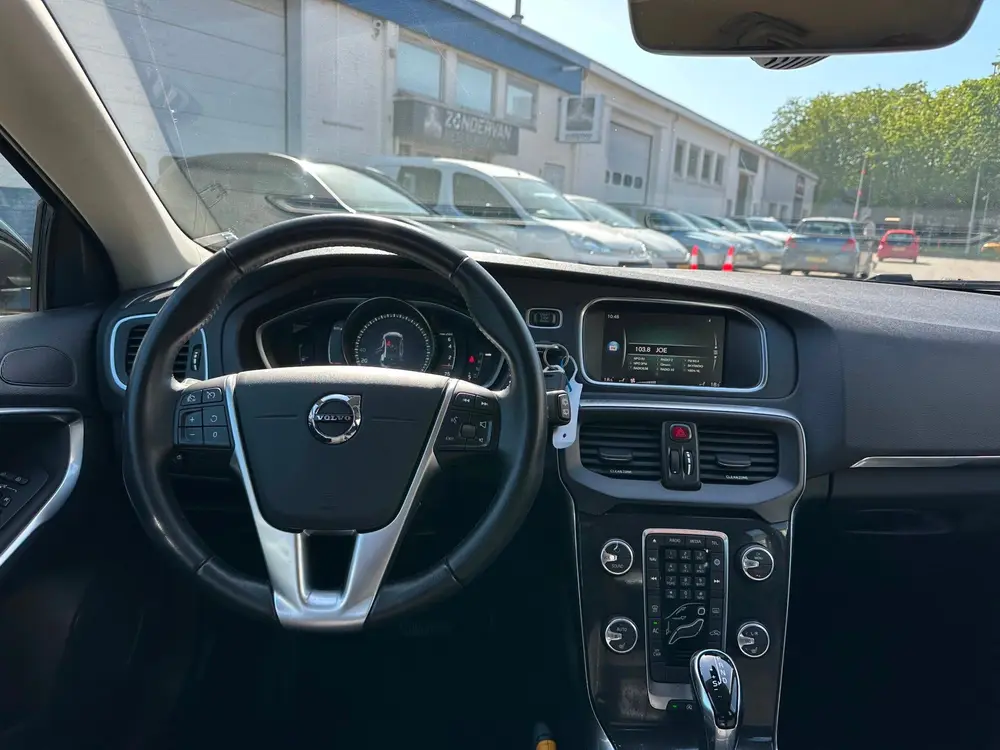 Volvo V40 1.5 T2 Polar+ uit 2019, foto 12
