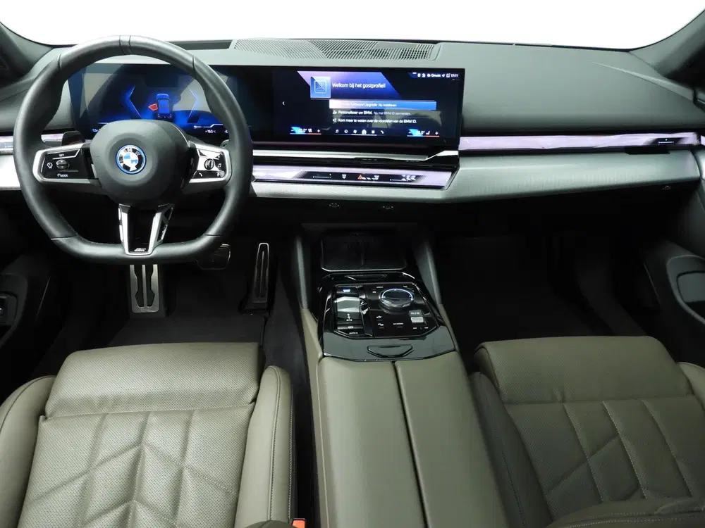 BMW i5 Sedan eDrive40 uit 2025, foto 10