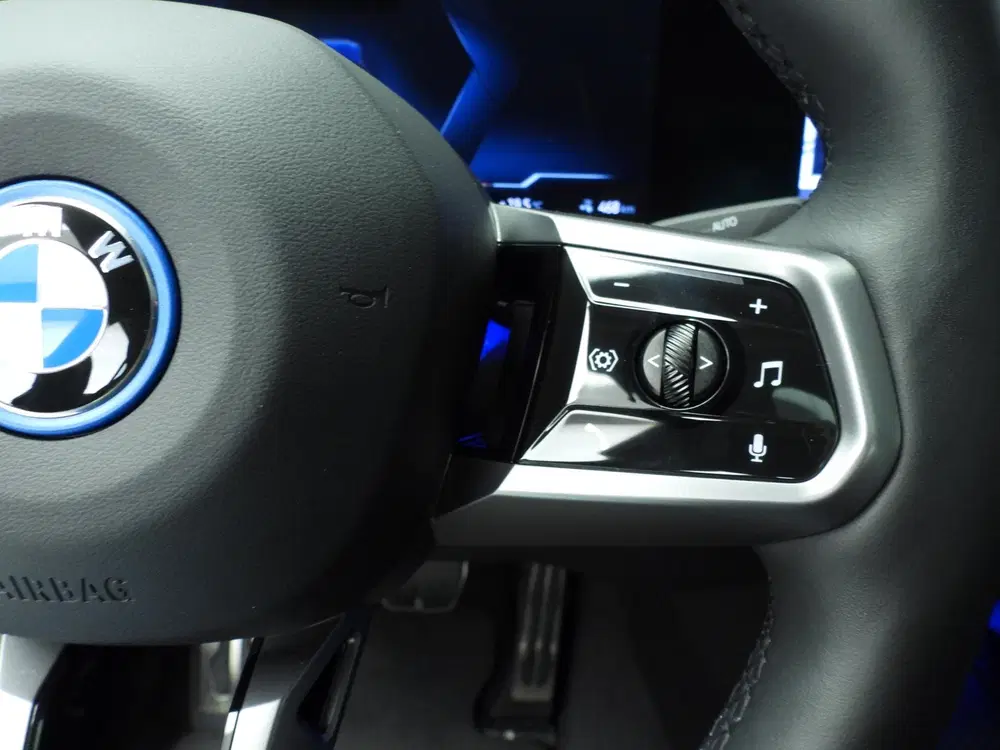 BMW i5 Sedan eDrive40 uit 2025, foto 15