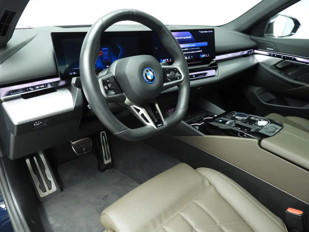 BMW i5 Sedan eDrive40 uit 2025, foto 6