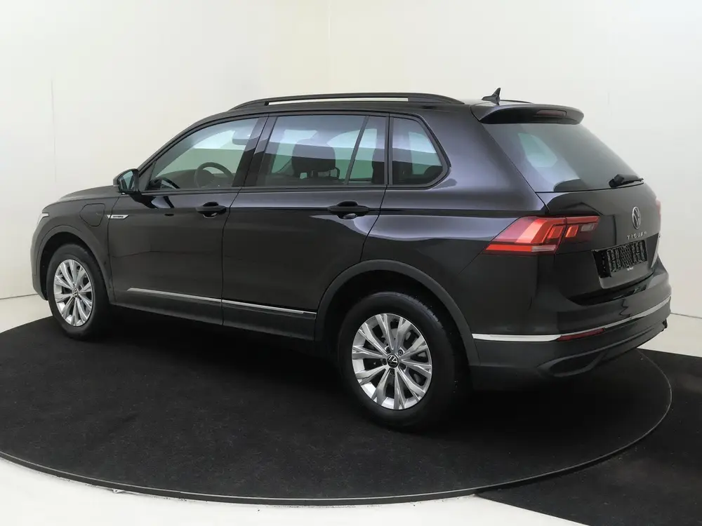 Volkswagen Tiguan 1.4 TSI eHybrid Life Navigatie | Parkeerca uit 2023, foto 3