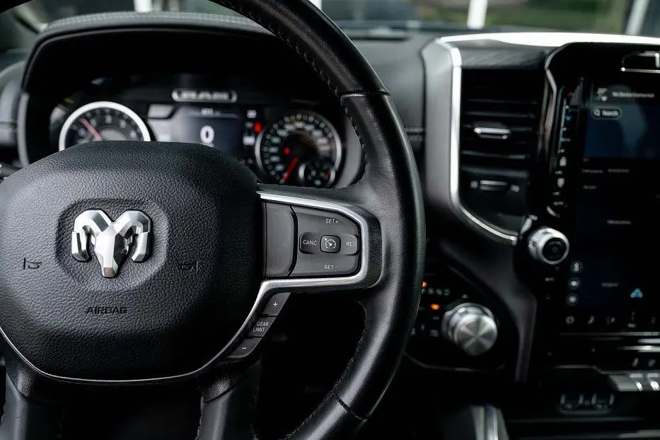 Dodge RAM 1500 Laramie Sport Crew Cab 5.7 HEMI V8 4x uit 2024, foto 14