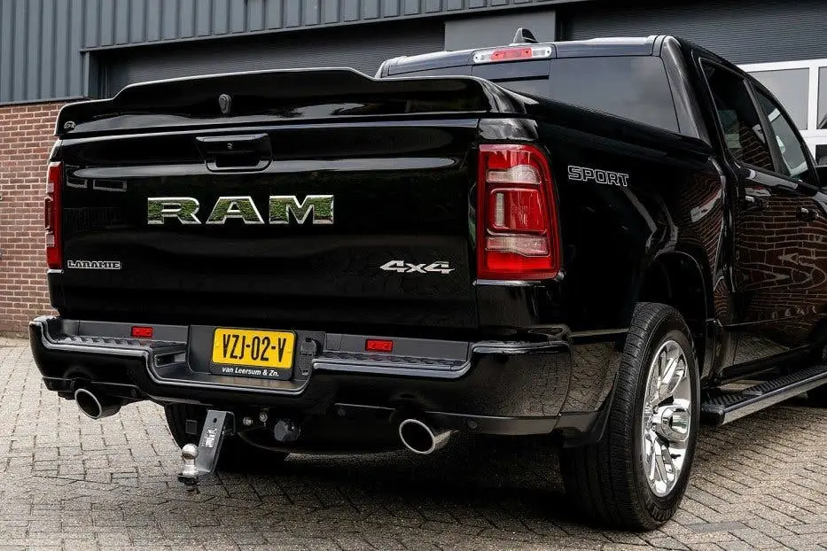 Dodge RAM 1500 Laramie Sport Crew Cab 5.7 HEMI V8 4x uit 2024, foto 3