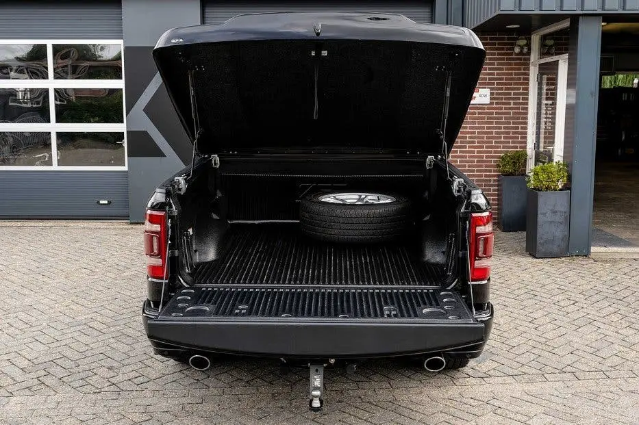 Dodge RAM 1500 Laramie Sport Crew Cab 5.7 HEMI V8 4x uit 2024, foto 4