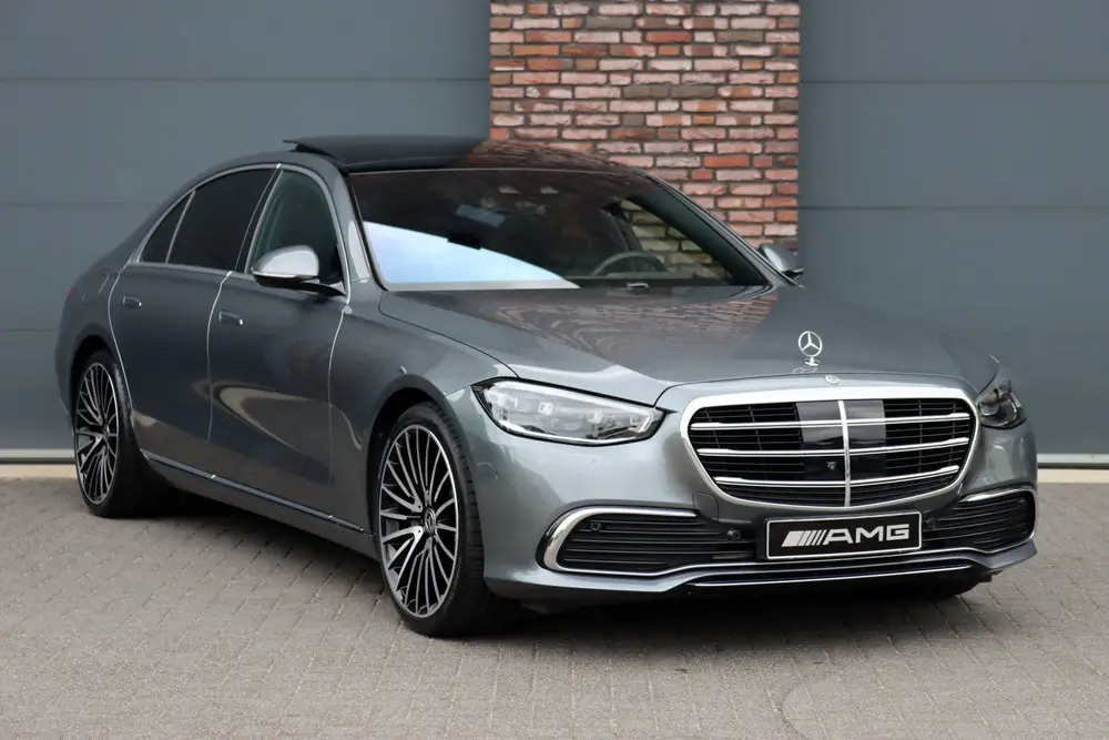 Mercedes-Benz S-Klasse 580 e 4MATIC Lang uit 2024, foto 3